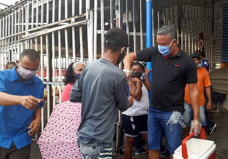 Solidariedade em Salvador - Foto: Adriana Oliveira/TV Bahia