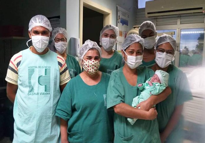 brasil-primeiro-curados-close Pietro, de 1 mês, recebe alta em 21/04 do FHCGV, em Belém/PA - Foto: divulgação