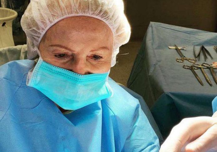 medica_covid Angelita volta a operar Foto: Arquivo Pessoal