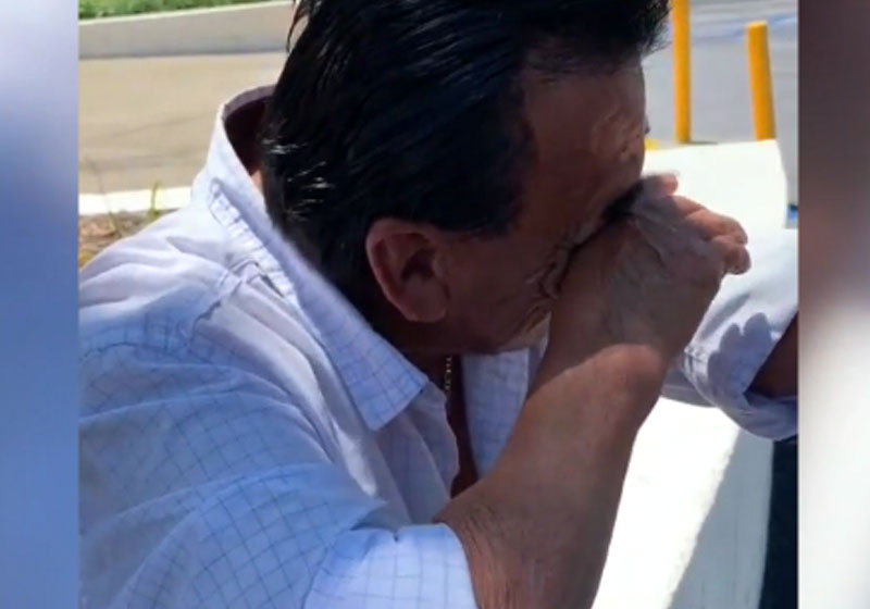 Don Joel se emociona - Foto: reprodução / Fox7