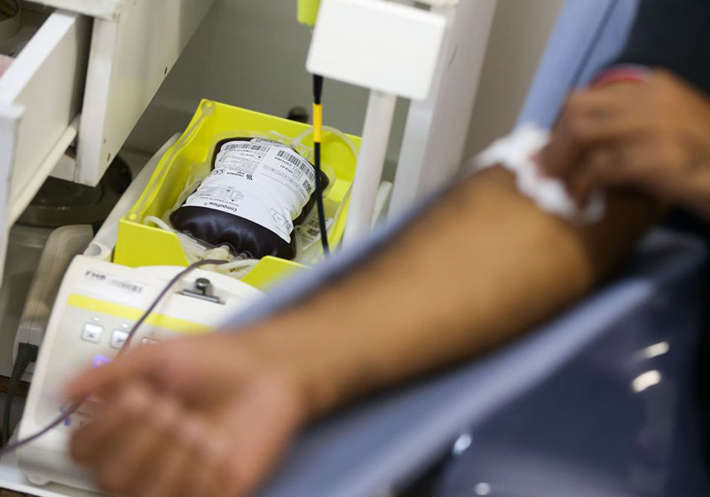 Homem doando sangue - Foto: Marcelo Camargo/Agência Brasil