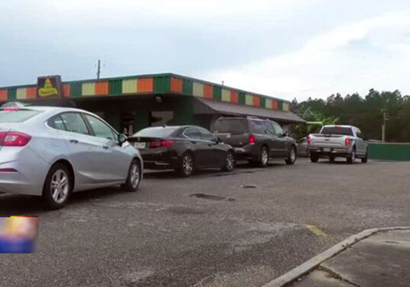 Surpresa no drive-thru - Foto: reprodução /Fox WXXV25