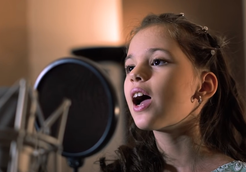 Íris Mantovani - Foto: reprodução YouTube