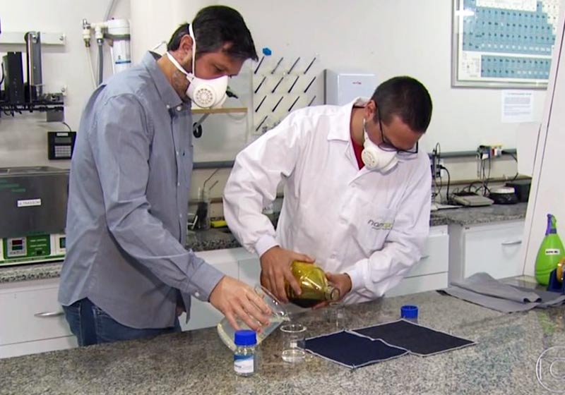 Substância aplicada ao tecido na produção - Foto: Marlon Tavoni/EPTV