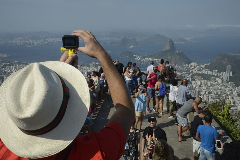 Turistas no Cristo Redentor com novas regras sanitárias - Foto: Tânia Rego/Agência Brasil