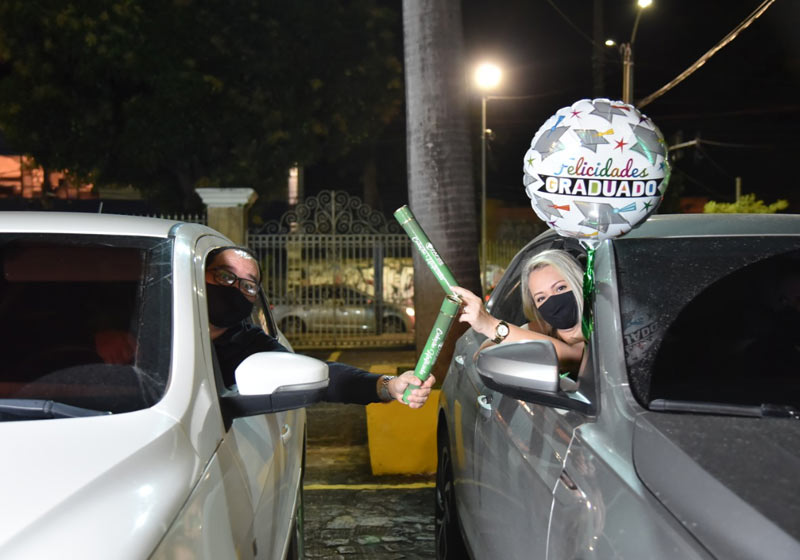 Diploma no carro - Foto: divulgação