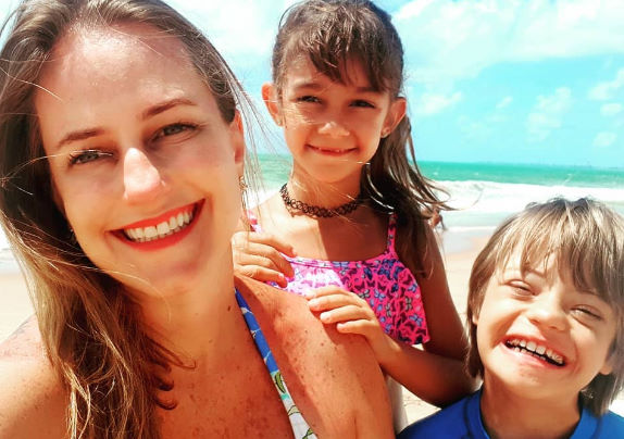 A mãe Marian com os filhos Foto: Arquivo Pessoal