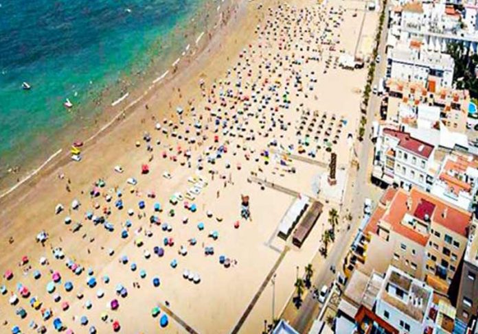 praia-espanha-close Praia de Regla - Polícia de Chipiona / Reprodução
