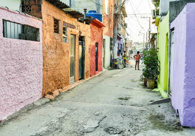 Casas pintadas pelo projeto - Foto: divulgação / Box Alpargatas - Almap BBDO