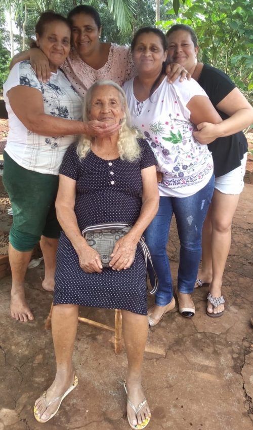 Maria Sirina com a família - Foto: arquivo pessoal