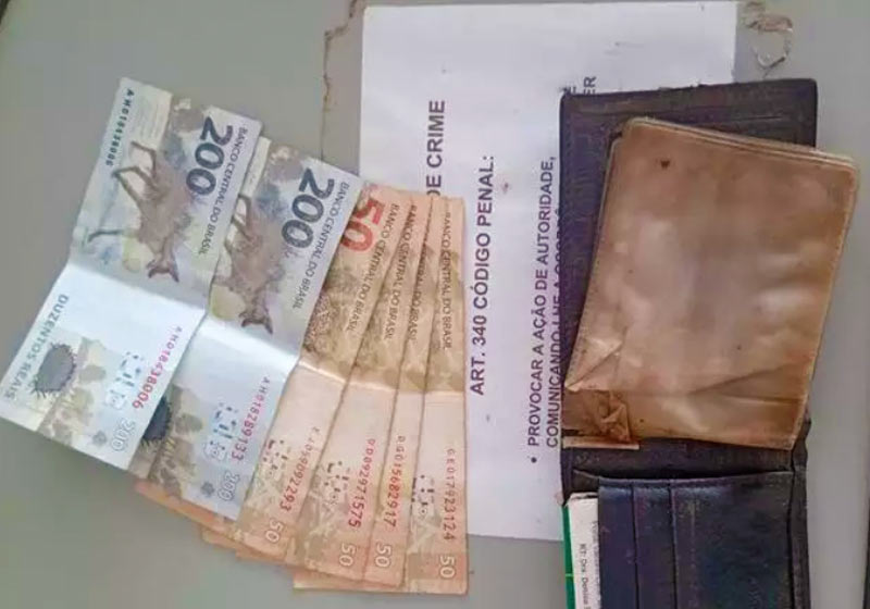 Carteira devolvida com dinheiro em MG - Foto: Polícia Militar / Divulgação