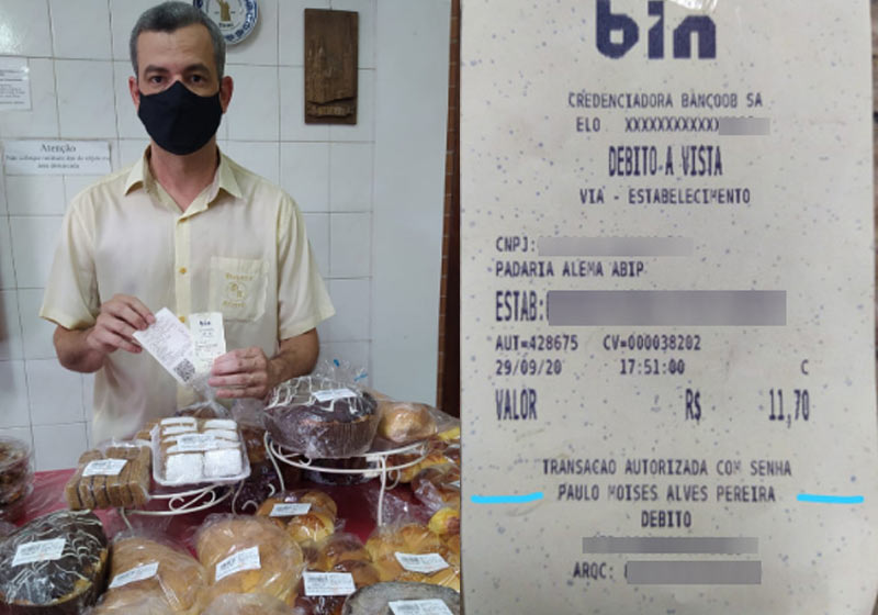 Alysson e os tickets da venda - Fotos: arquivo pessoal