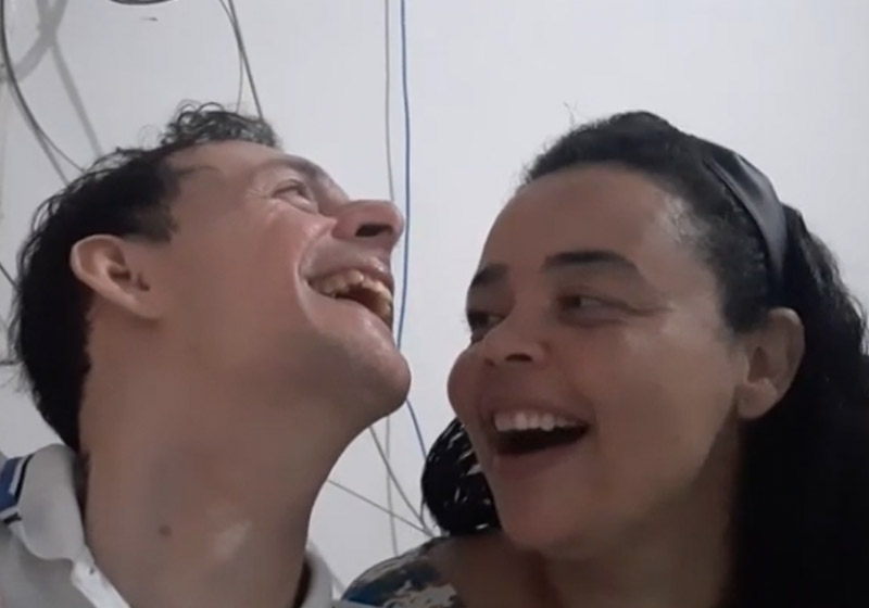 Junoca e Allana brincando - Foto: reprodução / Youtube