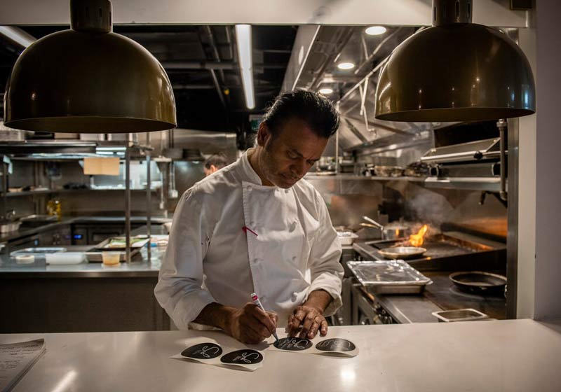 Sash no restaurante dele - Foto: reprodução / NYT