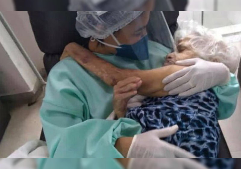Val ninando idosa em asilo - Foto: arquivo pessoal