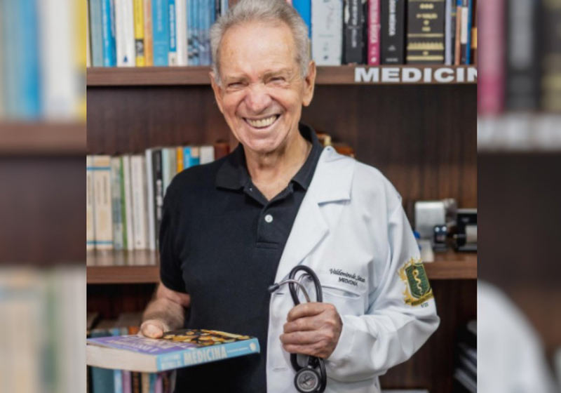 Valdomiro de Sousa em ensaio 'meio médico' — Foto: Gregore Miranda/Divulgação