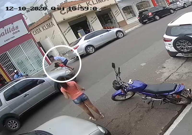 herói salvando a irmã de atropelamento - Foto: câmeras de segurança