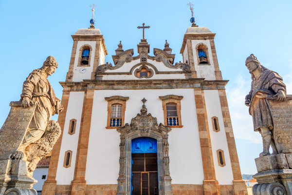 Esculturas de Aleijadinho no Santuário de Bom Jesus de Matosinho, em Congonhas/MG - Foto: Shutterstock / T photography