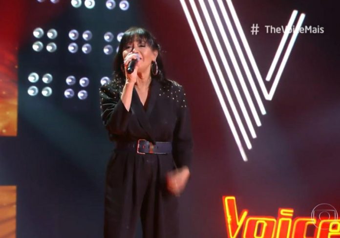 claudya-the-voice-close Cláudya cantando no The Voice+ - Foto: reprodução / TV Globo