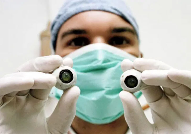 O KPro pode substituir córnea deformada ou opaca - Foto: Reuters