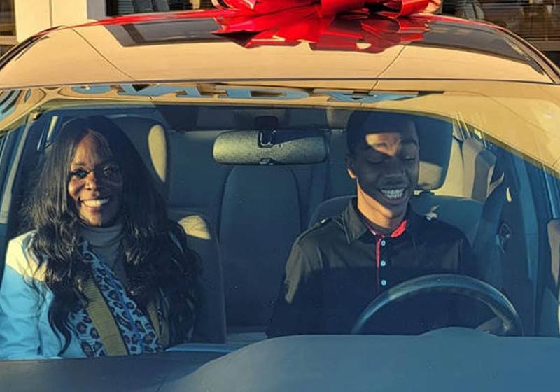 Lavonda, Jayden e o carro - Foto: reprodução / Facebook