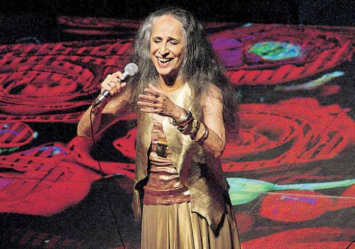 maria-bethania-live-close Maria Bethânia em show - Foto: divulgação