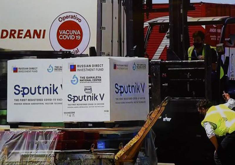 Carregamento da Sputnik - Foto: Mariano Gabriel Sanchez / Anadolu Agency / Getty Images