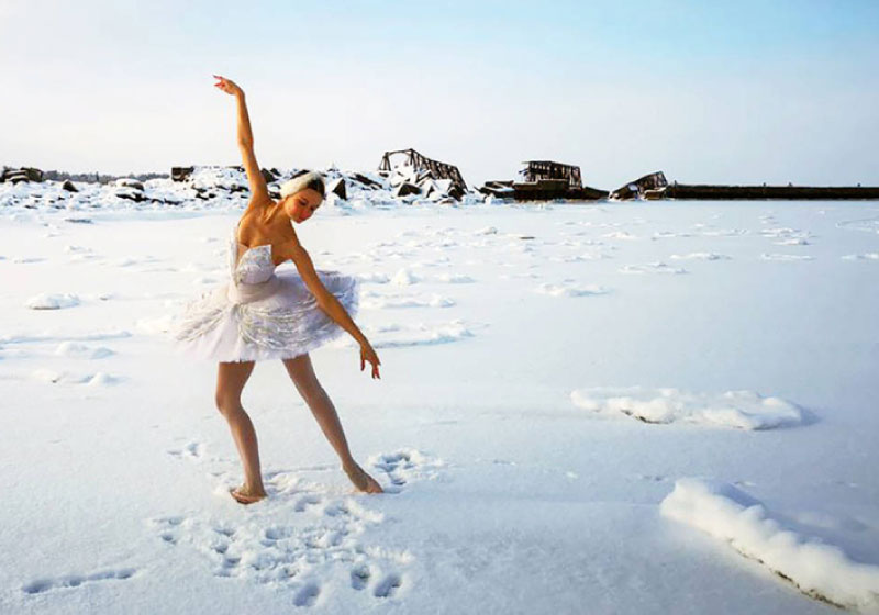 Ilmira Bagrautinova protesta contra a construção de um porto na baía de Batareinaya. - Foto: reprodução Facebook Ilmira Bagrautinova