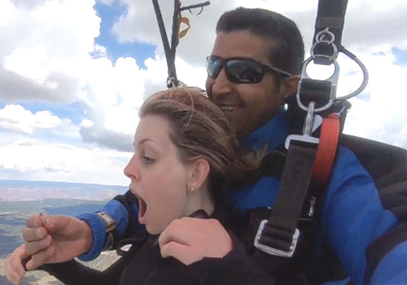 Pedido de casamento no ar - Foto: Wingman Skydive