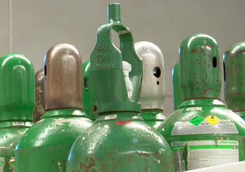 Cilindros de oxigênio doados ao hospital de Clevelândia — Foto: RPC Foz do Iguaçu