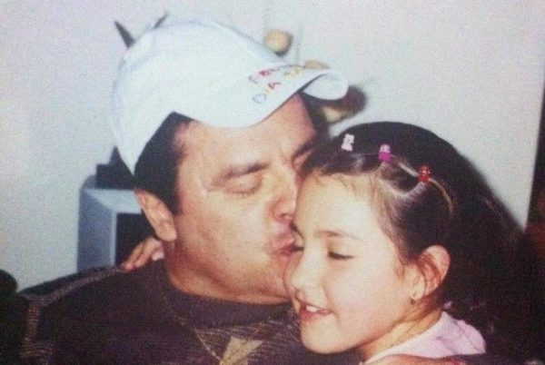 Vica conta que o pai sempre foi muito carinhoso e brincalhão. - Foto: arquivo pessoal