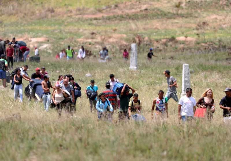 O governo simplifica documentação para venezuelanos que querem viver no país legalmente. - Foto: Ricardo Moraes / Reuters