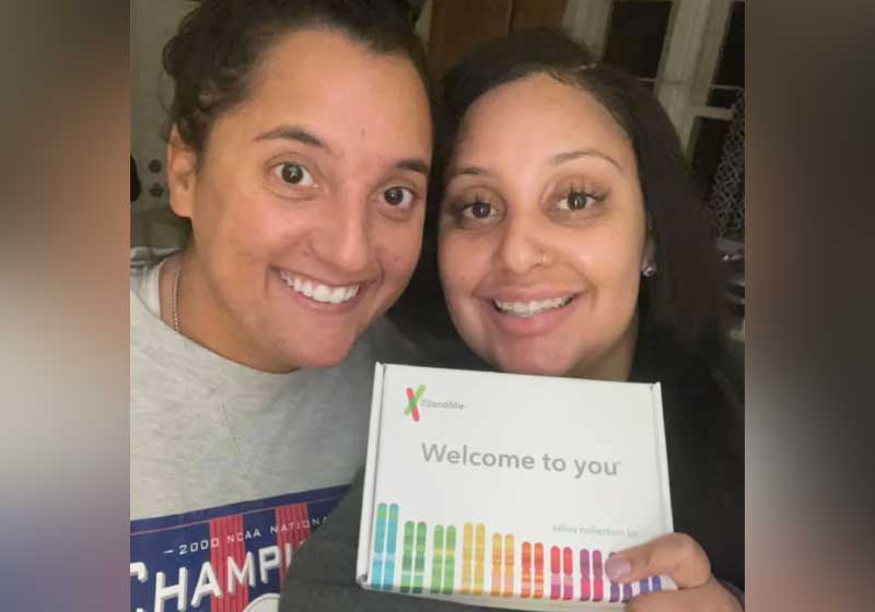 Após anos de amizade, Julia Tinetti (à esquerda) e Cassandra Madison recentemente confirmaram que são irmãs biológicas. - Foto: reprodução Facebook