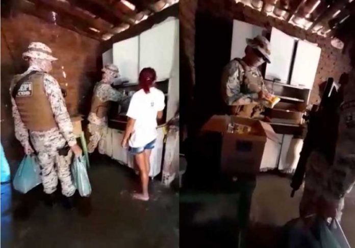 policiais-familia-capa Após a ação, PMs doam alimento à família. - Foto: reprodução Diário do Nordeste