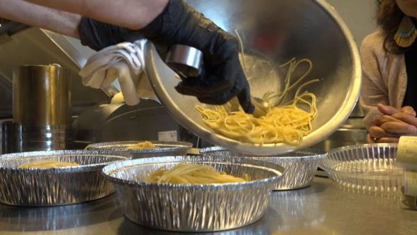 Todas as refeições entregues são as mesmas que constam no cardápio do restaurante. - Foto: MMJ5 