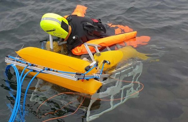 O robô subaquático transporta o manequim para a costa pela rota mais curta. - Foto: Fraunhofer IOSB, AST