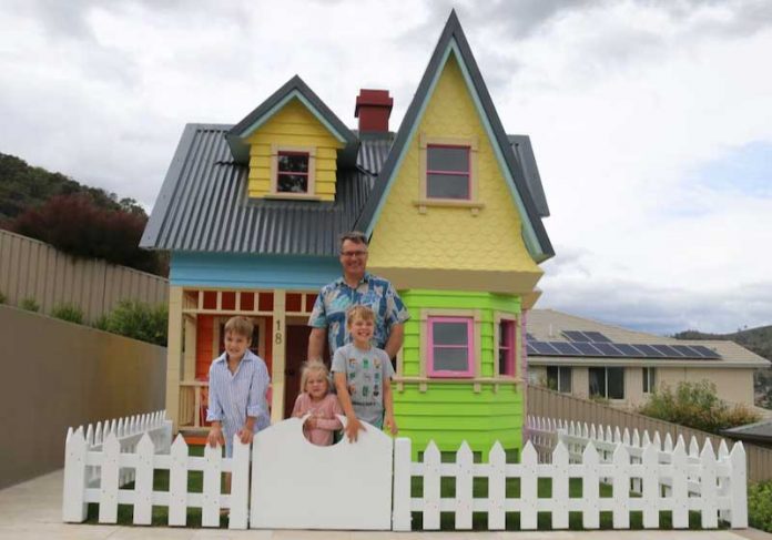 casa-desenho-capa Pai recria casa de animação da Pixar, o filme preferido do filho! - Foto: arquivo pessoal