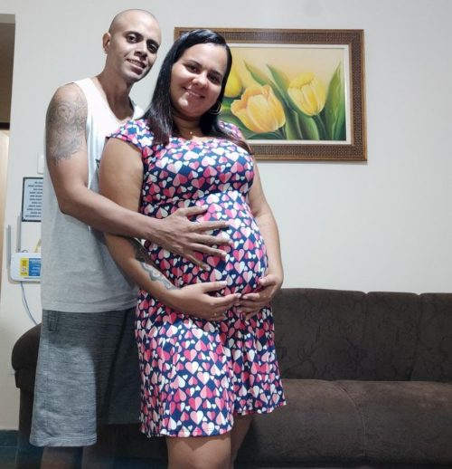 Felipe e a esposa esperando o Davi - Foto: Arquivo Pessoal/Felipe Moreira dos Santos