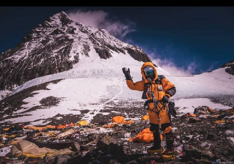 Aretha Duarte chegou ao topo do Everest no último domingo - Foto: @gtarso_/reprodução