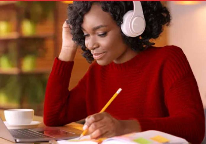 claro-cursos-capa Claro Cursos está disponível pelo computador e celular. - Foto: divulgação