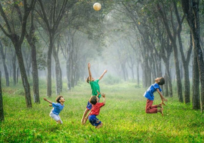 natureza-capa5 Estudo mostra que crianças que convivem com a natureza têm menor chance de desenvolver TDAH. - Foto: Robert Collins/Unsplash