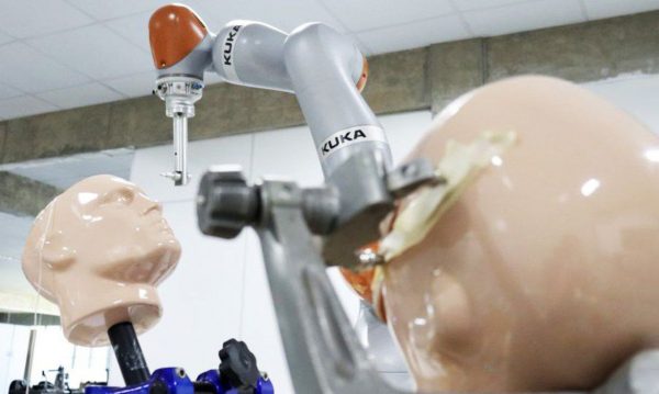 Robô Neurocirurgião. - Foto: reprodução USP