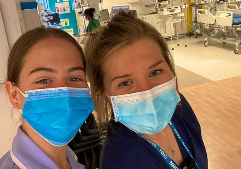 A enfermeira Hattie à esquerda -Foto: Twitter