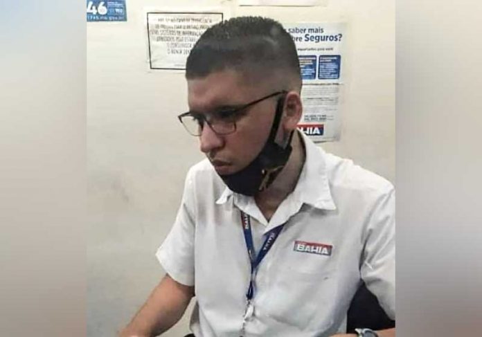 vendedor-capa Vendedor fez questão de pagar Uber para cliente. - Foto: reprodução Plantão Zona Oeste.