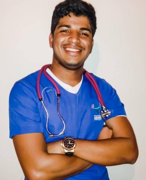 O enfermeiro Carlos Eduardo Arruda - Foto: arquivo pessoal