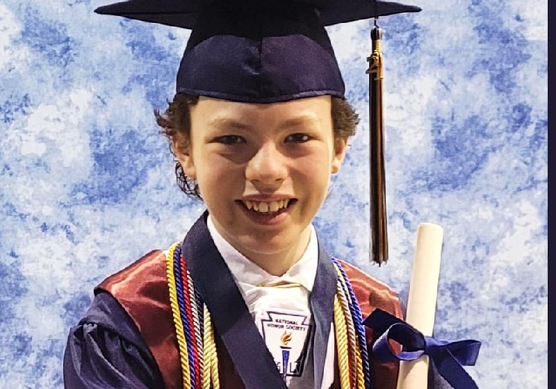 Mike Wimmer, o gênio de 12 anos que se formou no colégio e na faculdade na mesma semana - Foto: Reprodução / Facebook / Melissa Wimmer