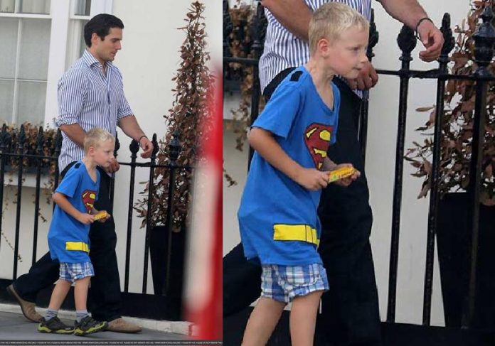 henry cavill sobrinho capa O Superman Henry Cavill foi à escola provar que o sobrinho não é mentiroso - Foto: reprodução / TechArt