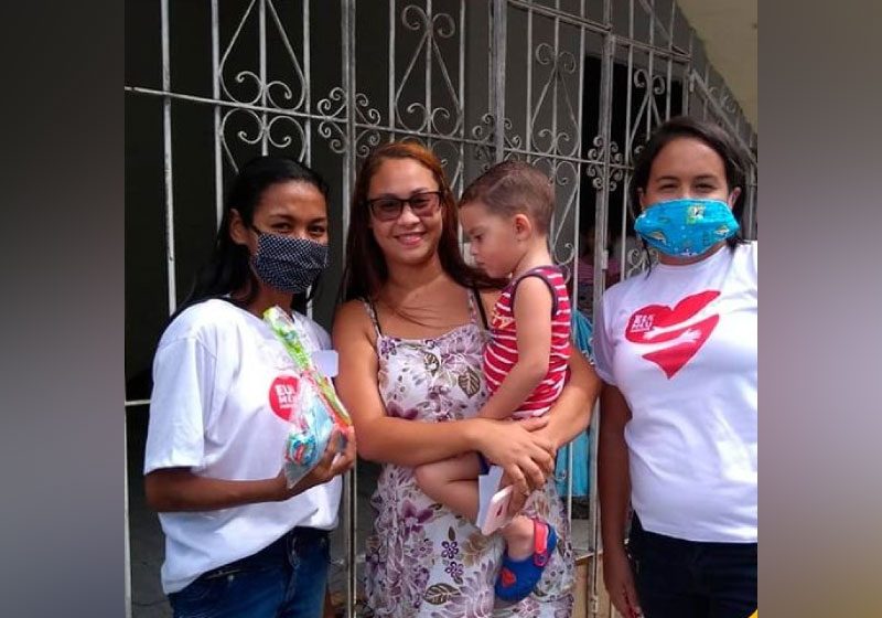 Projeto "Eu amo meu próximo" dá cestas básicas para crianças que perderam os pais na pandemia. - Foto: Instagram @euamomeuproximooficial