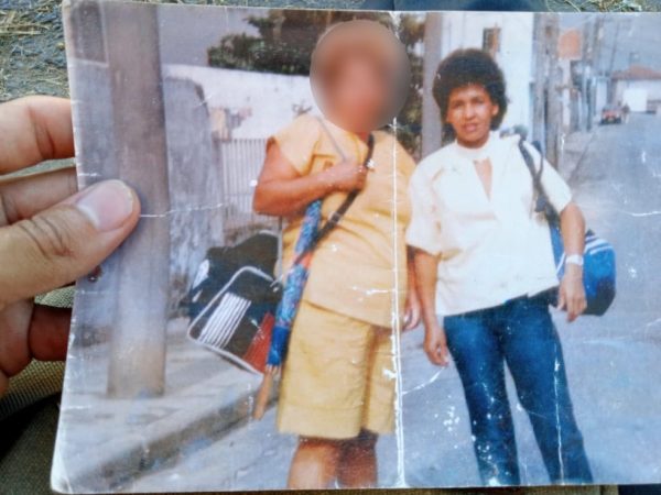 Foto antiga que Diego guardava da mãe - Foto: arquivo pessoal