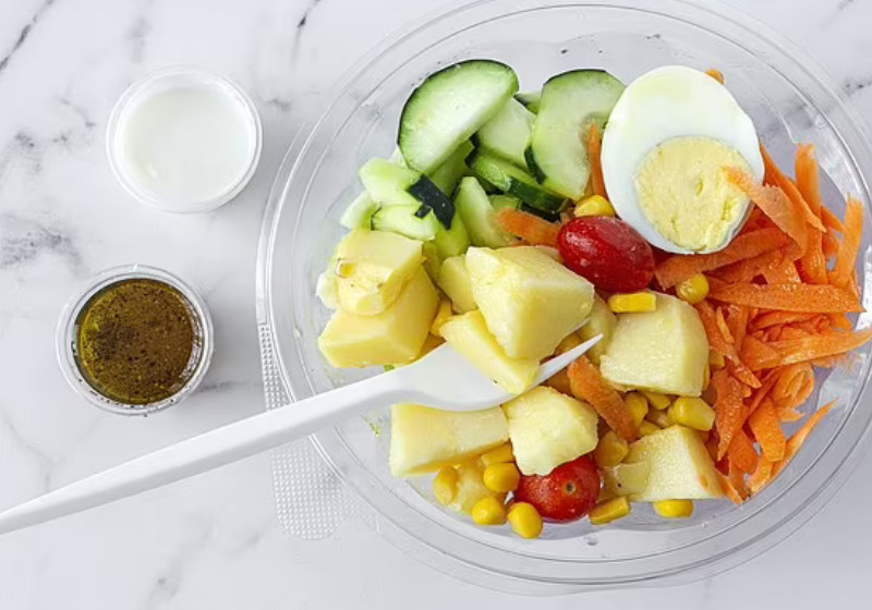 Mesmo assim, é importante tomar a vacina e manter as medidas protetivas - Foto: reprodução Daily Mail